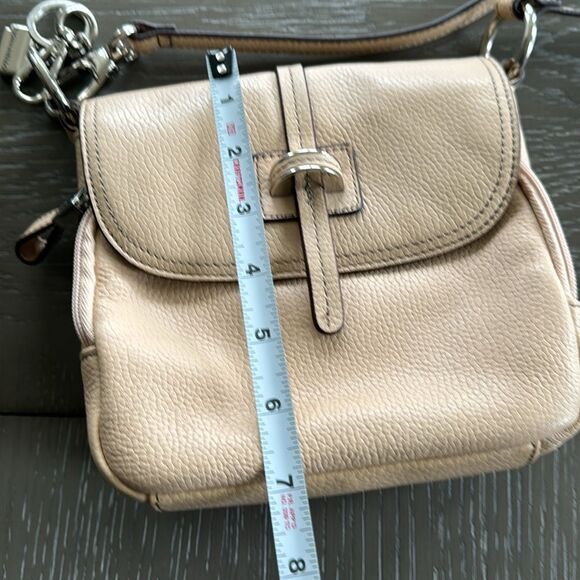 Tignanello Cream Pebbled Leather Crossbody Built in Wallet Shoulder Bag Travel - Picture 8 of 14